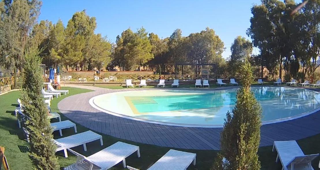 Camping Village Il Gineprino มารินา ดิ บิบโบนา ภายนอก รูปภาพ
