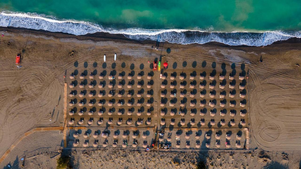 Camping Village Il Gineprino มารินา ดิ บิบโบนา ภายนอก รูปภาพ
