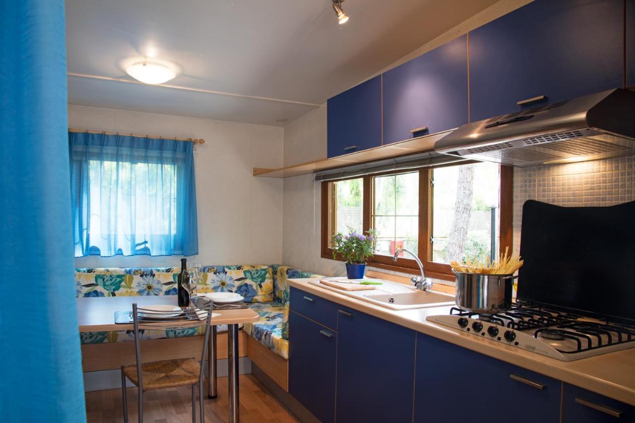 Camping Village Il Gineprino มารินา ดิ บิบโบนา ภายนอก รูปภาพ