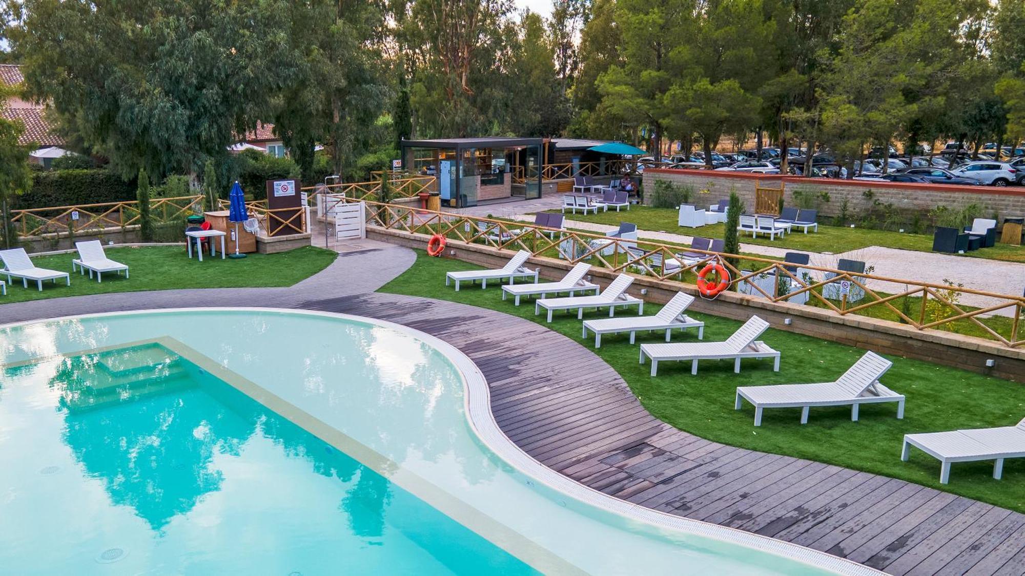 Camping Village Il Gineprino มารินา ดิ บิบโบนา ภายนอก รูปภาพ