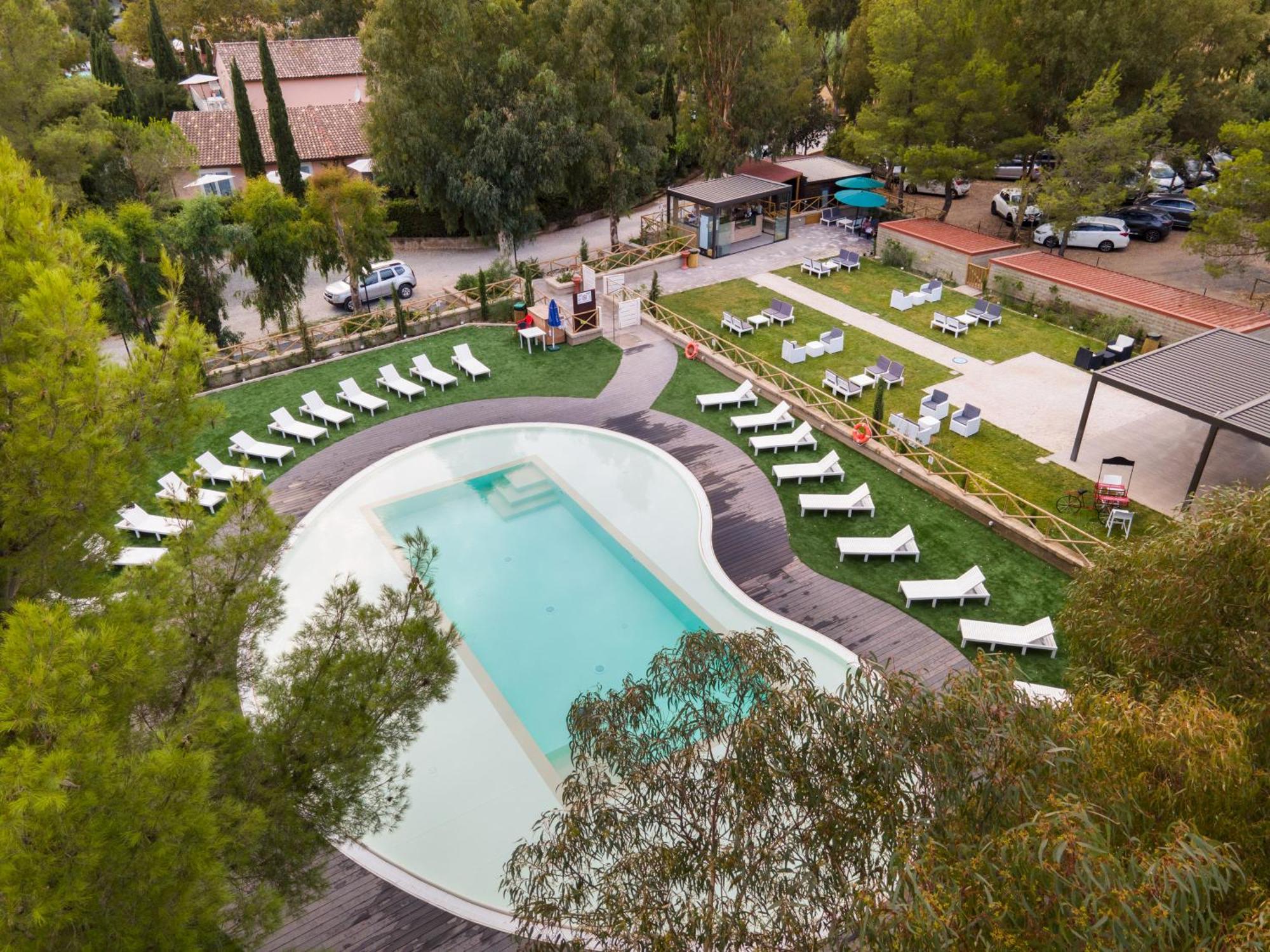 Camping Village Il Gineprino มารินา ดิ บิบโบนา ภายนอก รูปภาพ