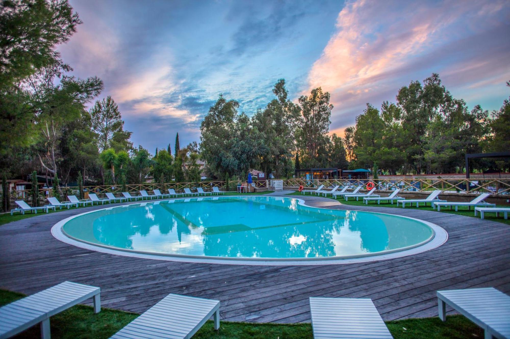 Camping Village Il Gineprino มารินา ดิ บิบโบนา ภายนอก รูปภาพ